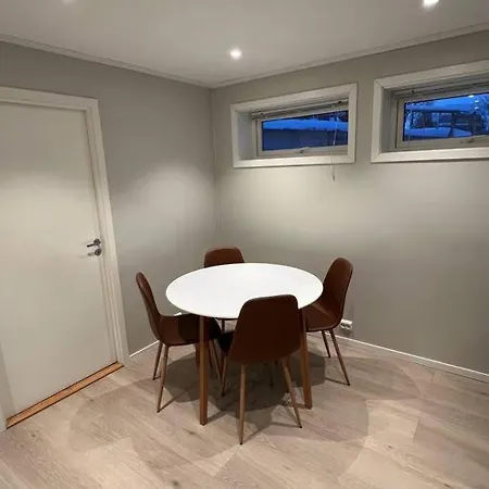 Cozy By Sherpa Steps With Free Parking Appartement