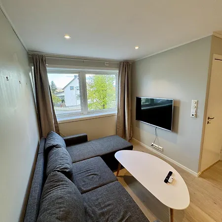 Cozy By Sherpa Steps With Free Parking טרומסה